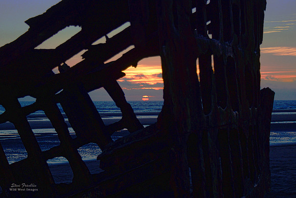Sunset at Peter Iredale wreck Oregon Coast